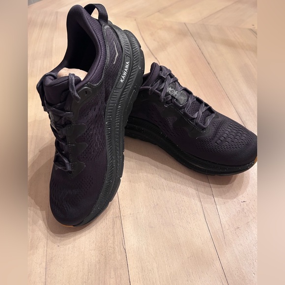 Hoka One One Womens Kanawa 2 Sneakers in Triple Black size 10 NWT - Picture 4 of 12